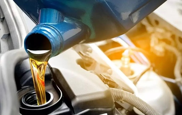 همه چیز درباره روغن واسکازین + انواع روغن واسکازین و کاربردهای آن - روغن واسکازین|روغن واسکازین چیست |زمان تعویض روغن واسکازین|انواع روغن گیربکس|هزینه‌های روغن گیربکس|معرفی و کاربرد روغن دنده|روغن واسکازین در خودرو|قیمت واسکازین