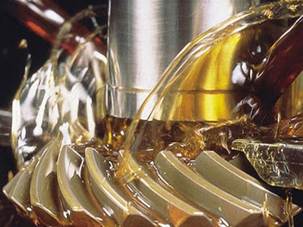 نقش سرعت سردکنندگی روغن عملیات حرارتی بر کیفیت قطعات صنعتی-سرعت سردکنندگی روغن عملیات حرارتی نقش حیاتی در سختی، دوام و کیفیت قطعات فلزی دارد. اینجا با اهمیت، انواع روغنها و اثرات صنعتی و اقتصادی آن آشنا شوید.