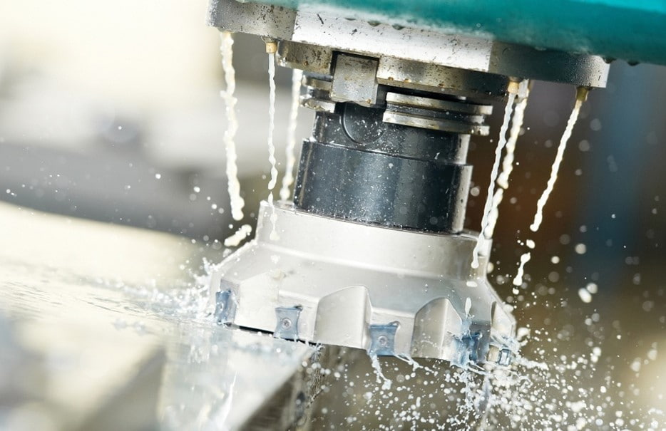 عملکرد آب صابون تراشکاری در ماشین‌کاری-آب صابون تراشکاری چیست و چگونه کیفیت ماشین‌کاری را افزایش می‌دهد؟ با کاربردها، ترکیبات، غلظت استاندارد و نکات مهم استفاده آشنا شوید.