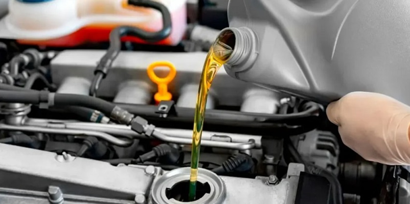 چرا رنگ روغن هیدرولیک مهم است؟-رنگ روغن هیدرولیک از کهربایی تا شیری چه معنایی دارد؟ با استانداردهای ASTM و ISO، علت تغییر رنگ و تأثیر آن بر سلامت سیستم را بررسی کنید.